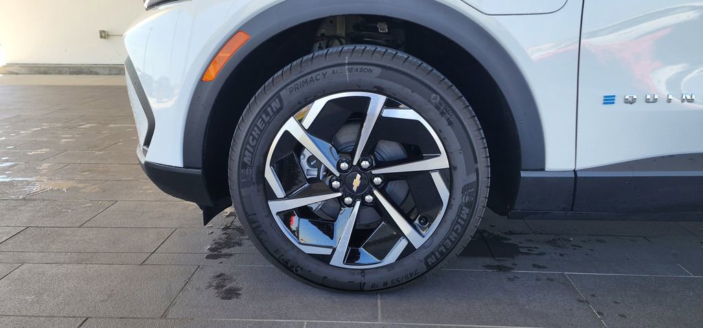 Used 2026 Chevrolet Equinox EV LT image 10