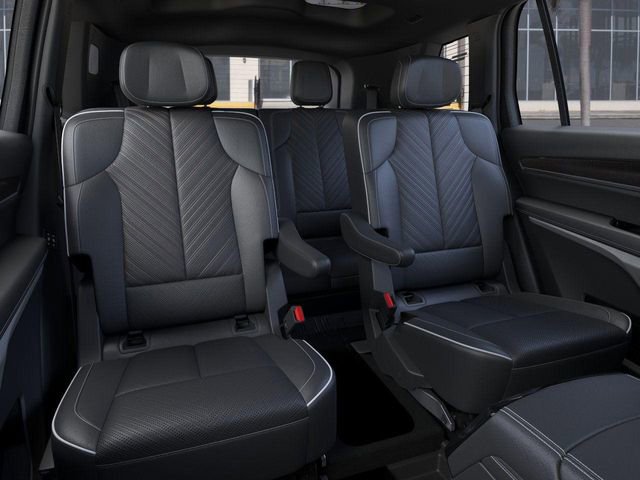 New 2026 Cadillac Vistiq Platinum w/ LPO, Floor Liner Package image 17