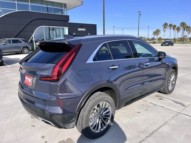 Used 2025 Cadillac XT4 Premium Luxury image 4