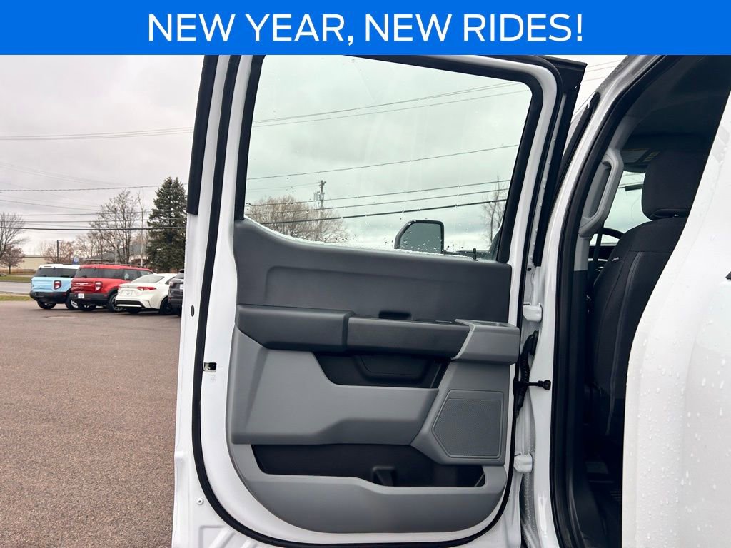 New 2026 Ford F250 XL w/ XL Chrome Package image 19