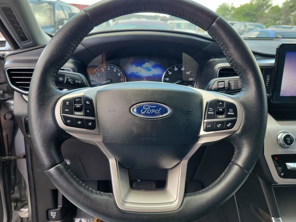 Used 2024 Ford Explorer XLT w/ Equipment Group 202A image 18