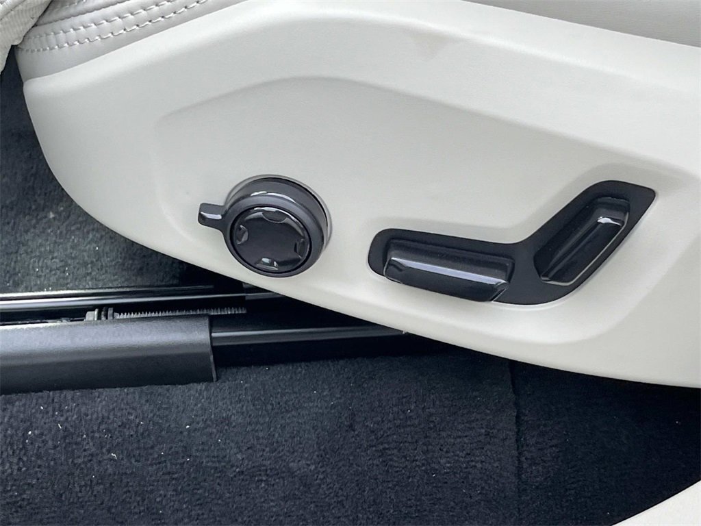 New 2026 Volvo XC90 B6 Ultra image 24