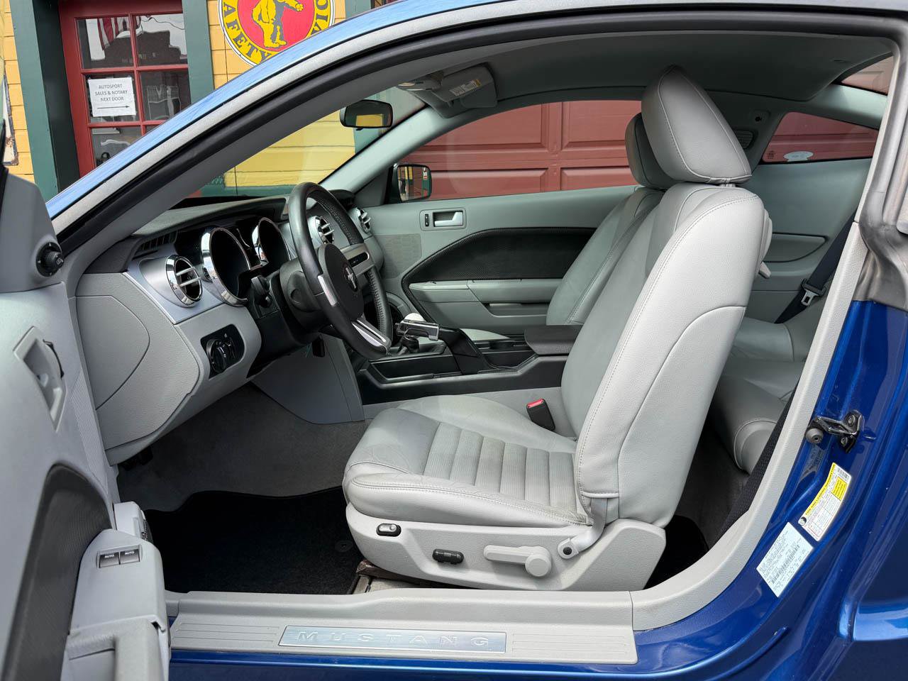 Used 2006 Ford Mustang GT Premium RWD image 15