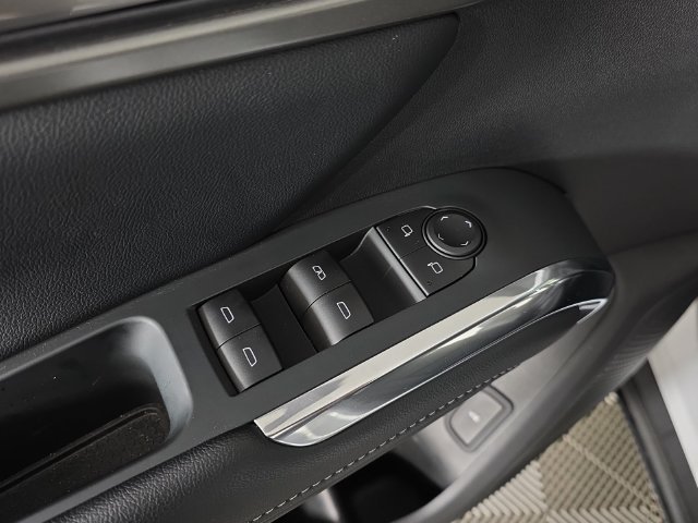 Used 2026 Chevrolet Traverse LT w/ Midnight/Sport Edition AWD/4WD image 21