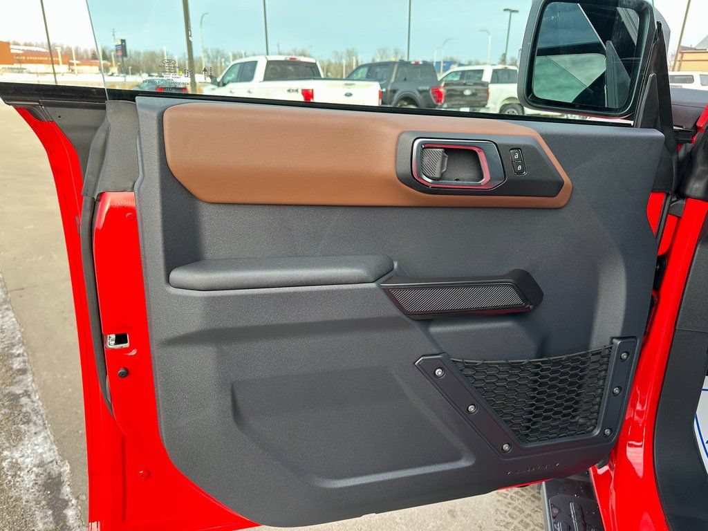 New 2024 Ford Bronco Outer Banks w/ Sasquatch Package AWD/4WD image 12
