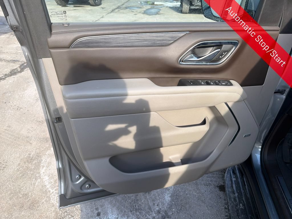 Used 2022 GMC Yukon XL SLT w/ SLT Luxury Package AWD/4WD image 12