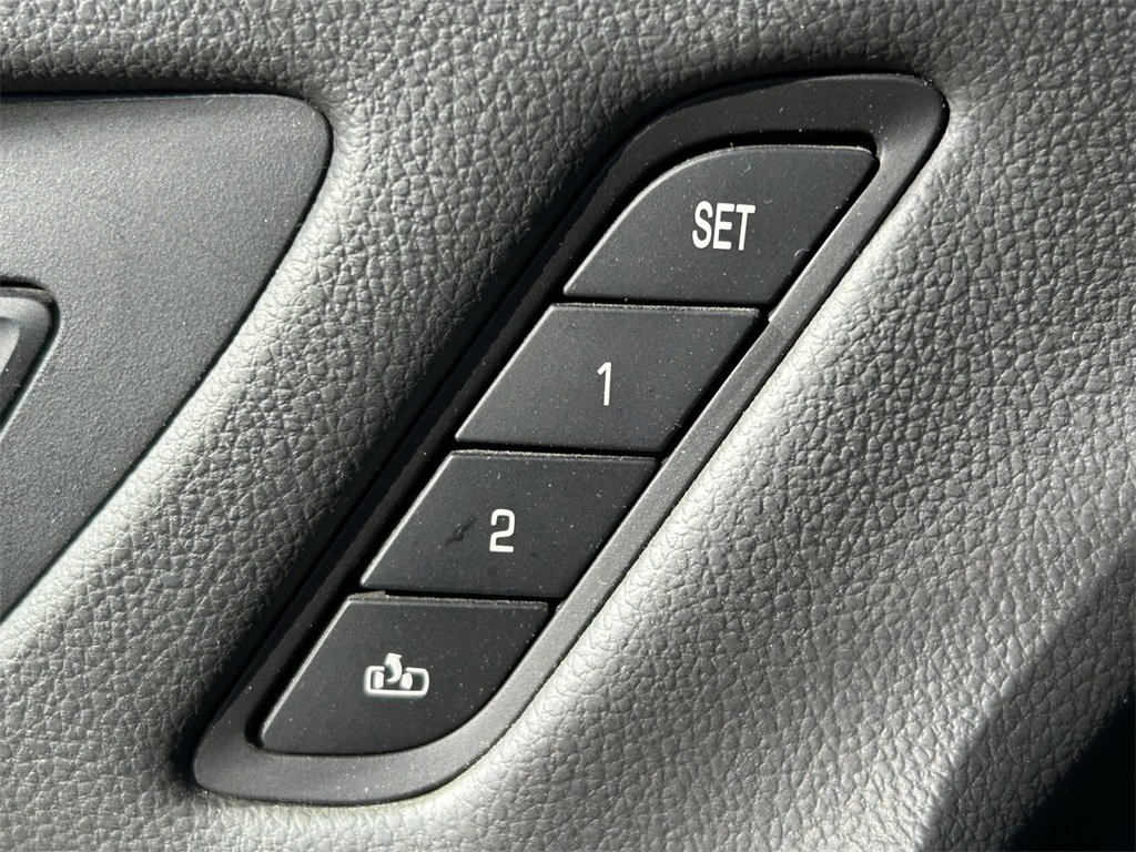 Used 2019 Buick Envision Essence image 24