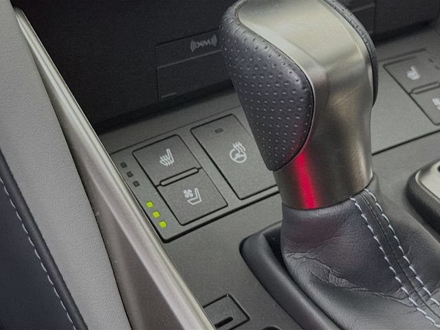 Used 2020 Lexus IS 300 F Sport w/ Blackline Edition RWD image 22