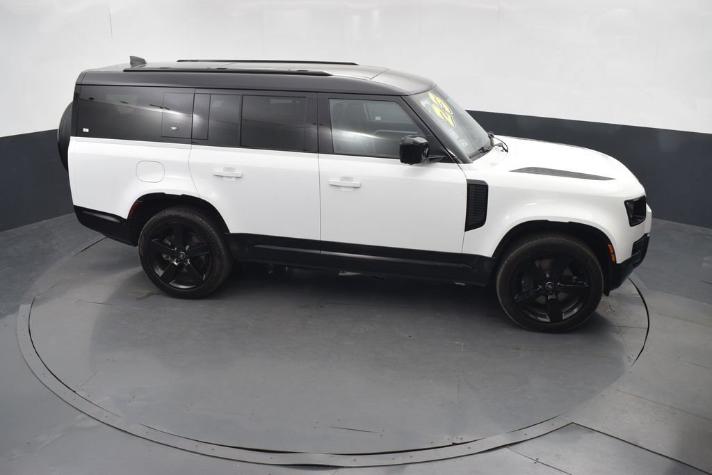 Used 2023 Land Rover Defender 130 X-Dynamic SE AWD/4WD image 44
