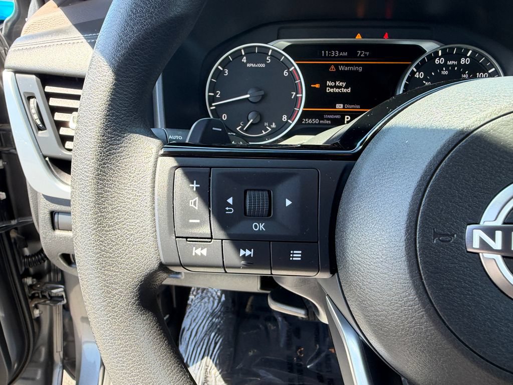 Used 2023 Nissan Rogue SV FWD image 21
