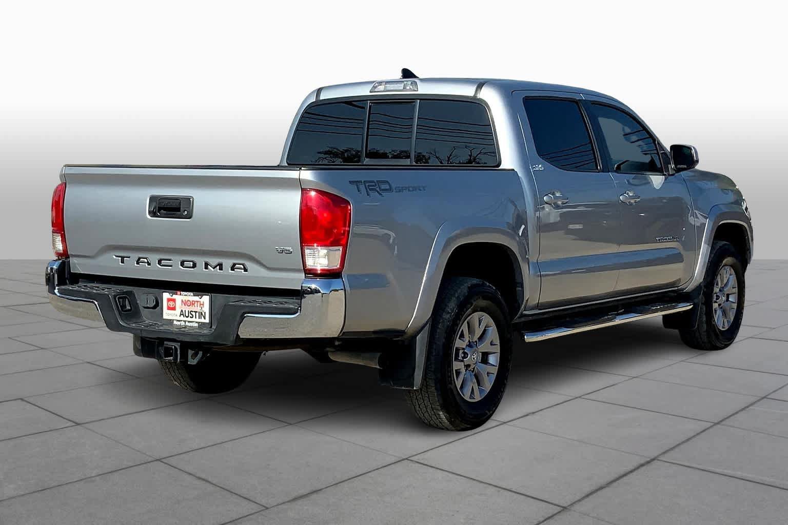 Used 2017 Toyota Tacoma SR5 w/ Tow Package RWD image 13