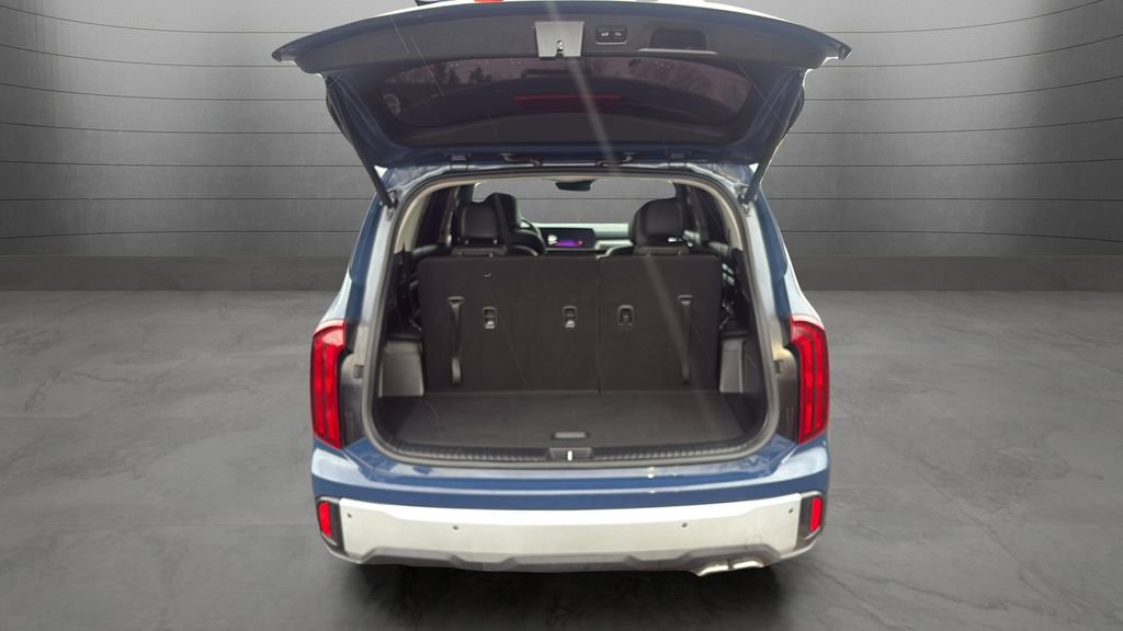 Used 2025 Kia Telluride S image 23