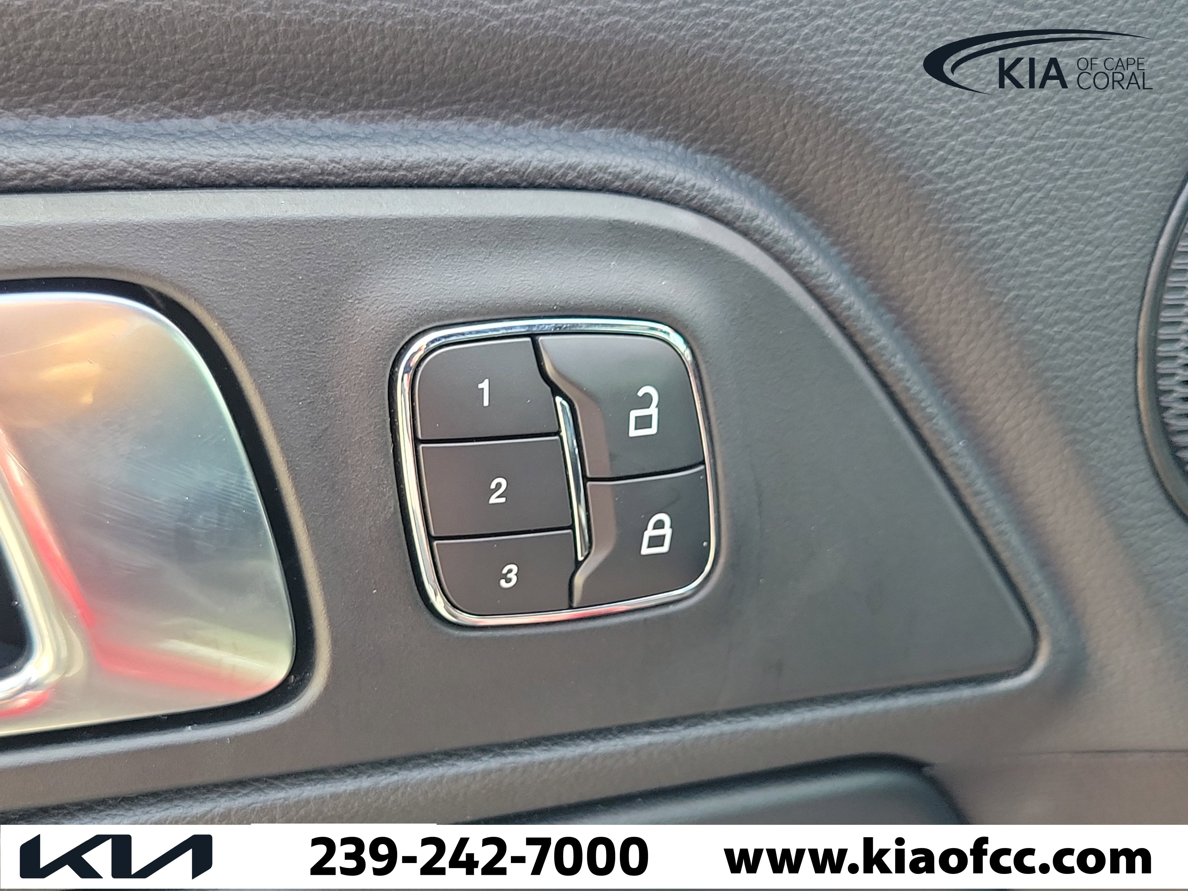 Used 2022 Ford Mustang GT Premium w/ Equipment Group 401A RWD image 16