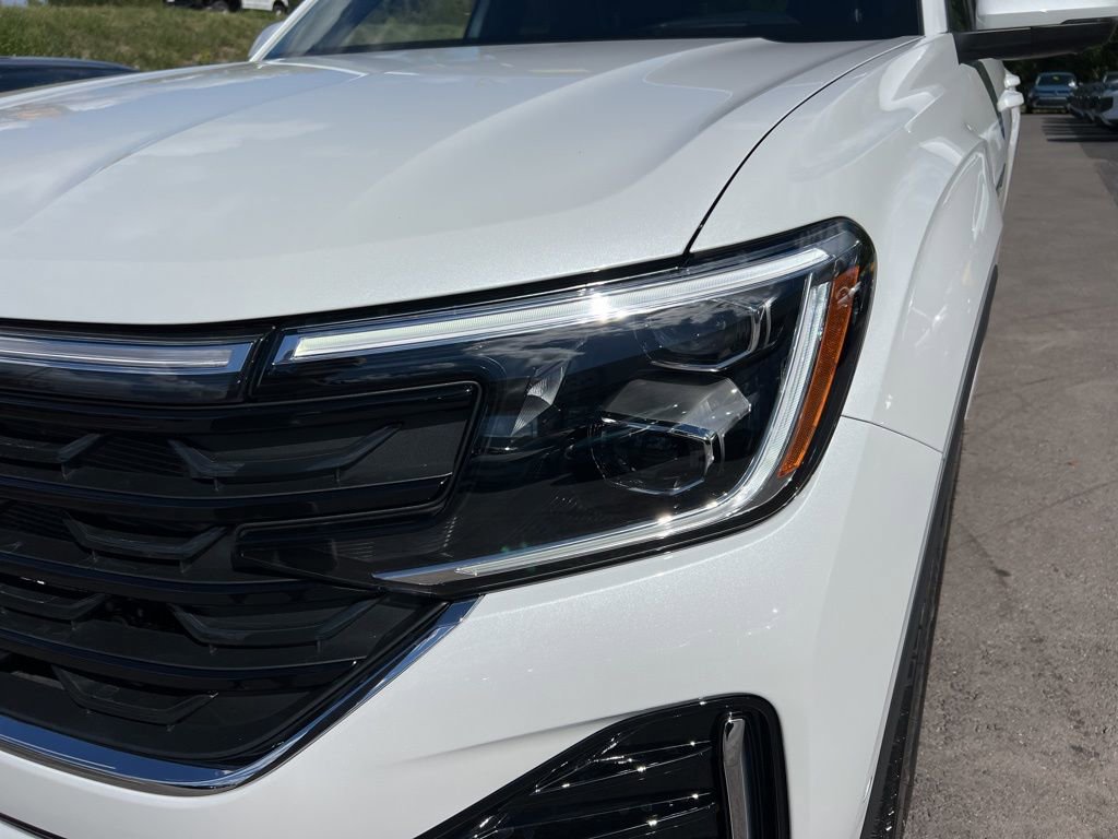 New 2026 Volkswagen Atlas Cross Sport SEL Premium R-Line image 9