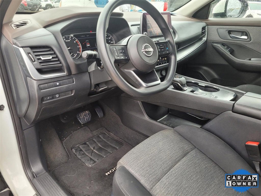 Used 2023 Nissan Rogue SV image 18