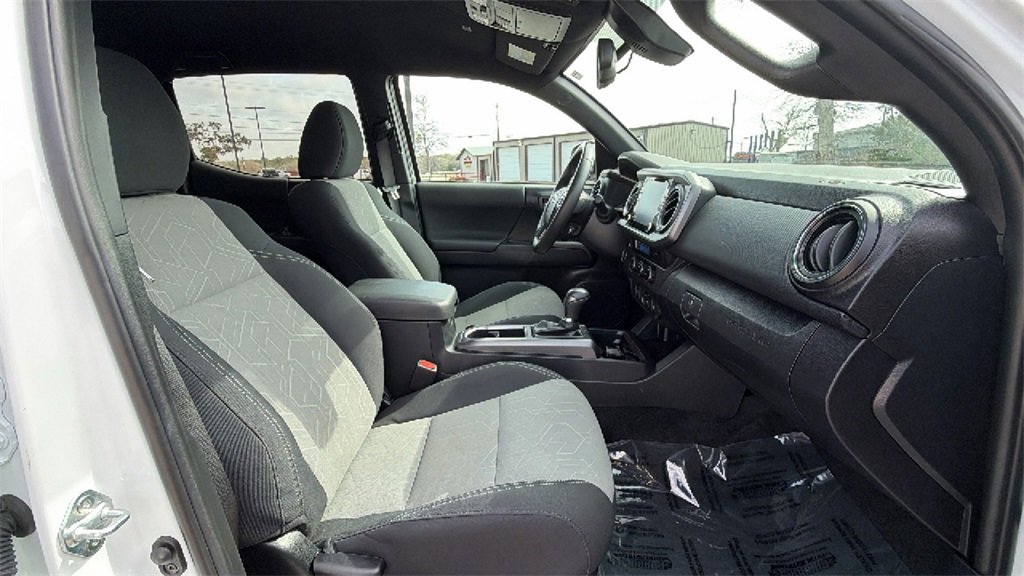 Certified 2023 Toyota Tacoma TRD Off-Road image 39