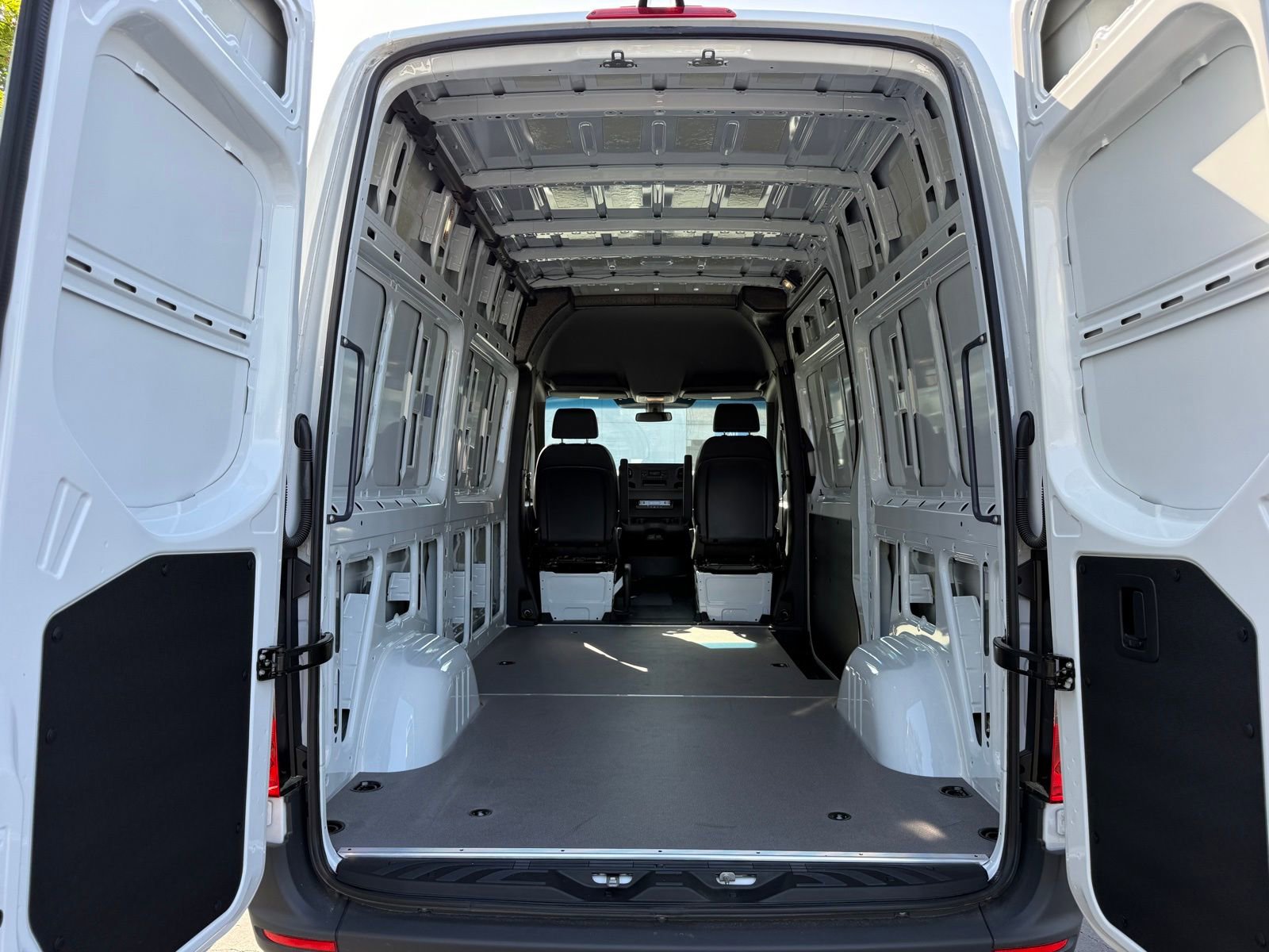 New 2025 Mercedes-Benz Sprinter 2500 image 17