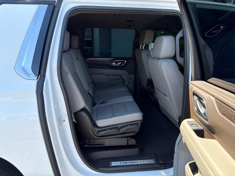 Used 2024 Chevrolet Suburban LT image 45
