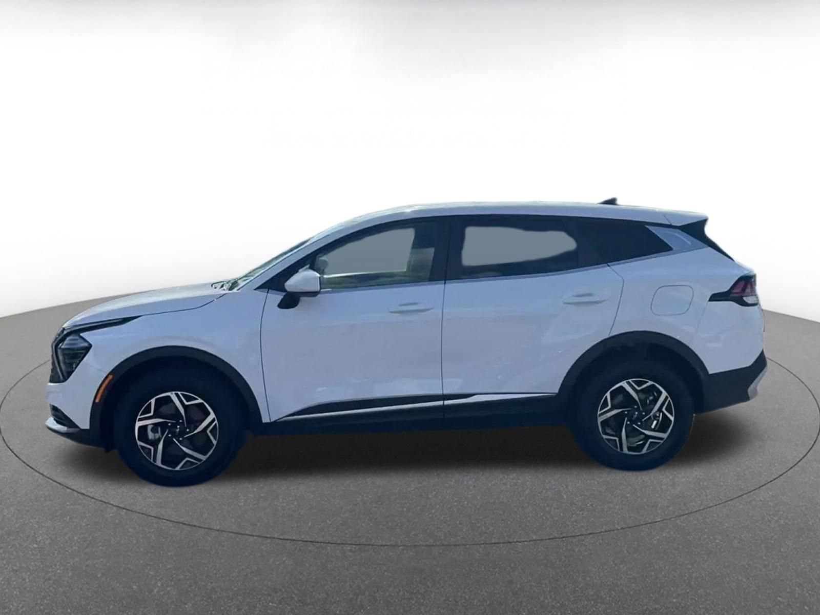 Used 2025 Kia Sportage LX AWD/4WD image 9