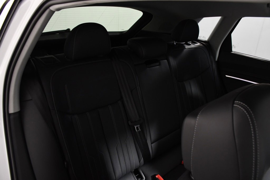 Used 2021 Audi e-tron Prestige w/ Prestige Package image 21