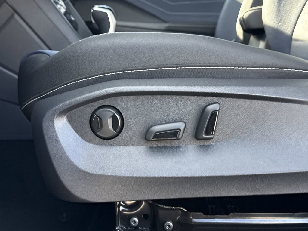 New 2026 Volkswagen Taos SEL image 24