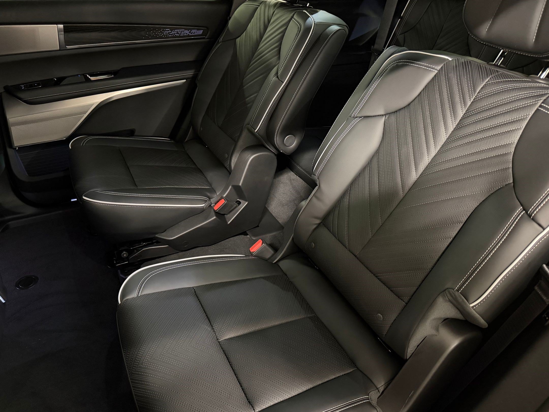 New 2027 Cadillac Vistiq Luxury AWD/4WD image 27