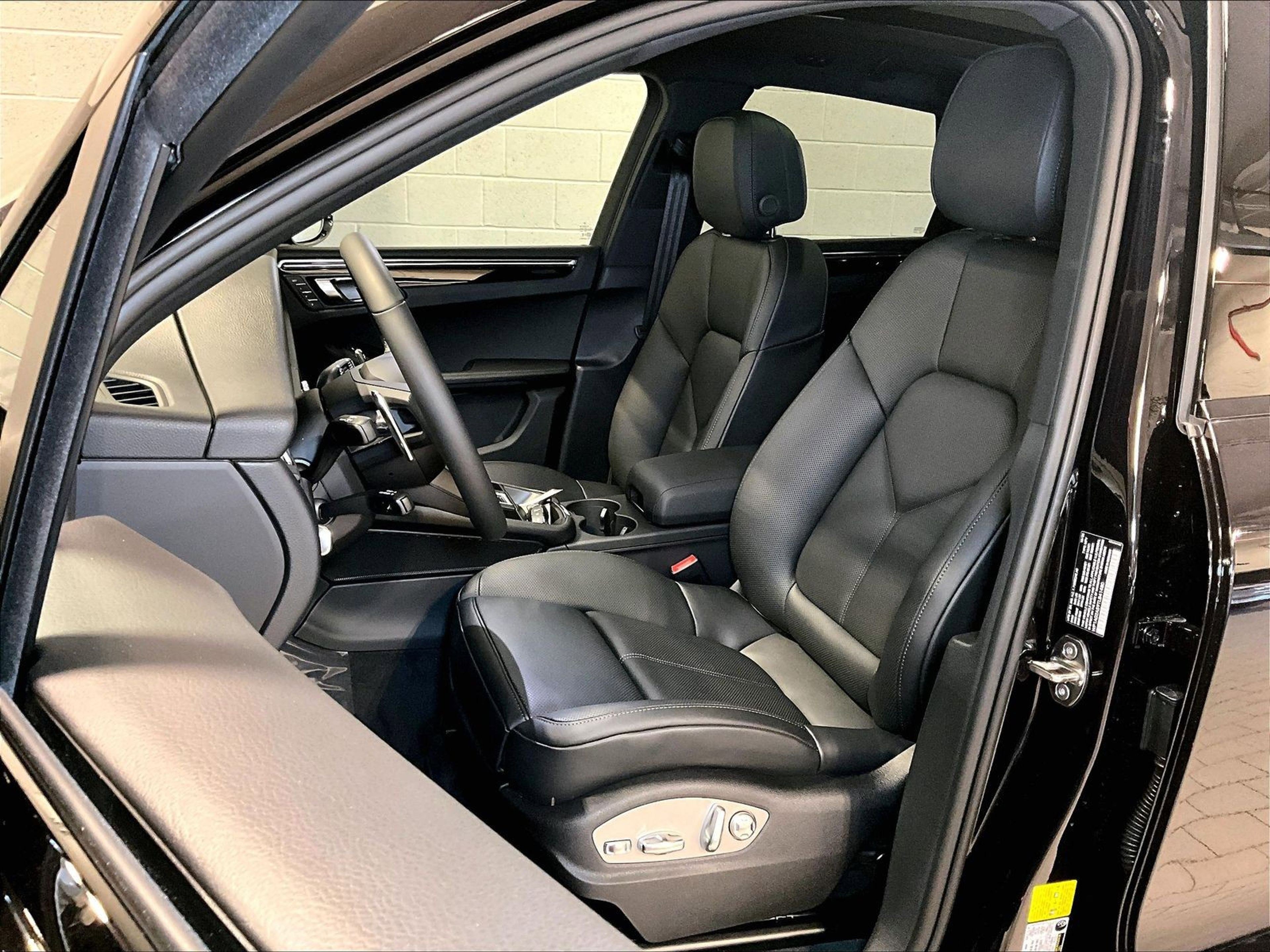 New 2026 Porsche Macan S AWD/4WD image 5