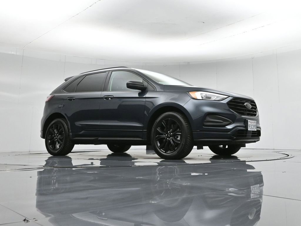 Certified 2022 Ford Edge SE w/ Black Appearance Package image 4