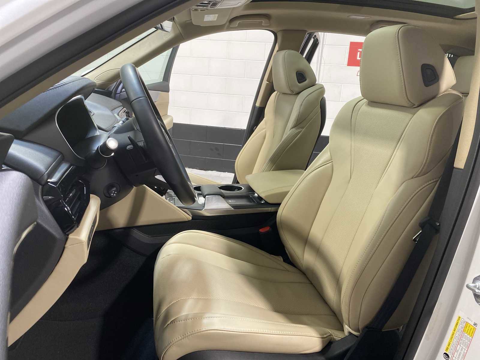 Certified 2023 Acura MDX SH-AWD w/ Technology Package image 11