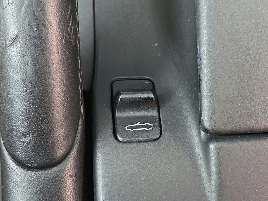 Used 2005 Porsche Boxster S image 15
