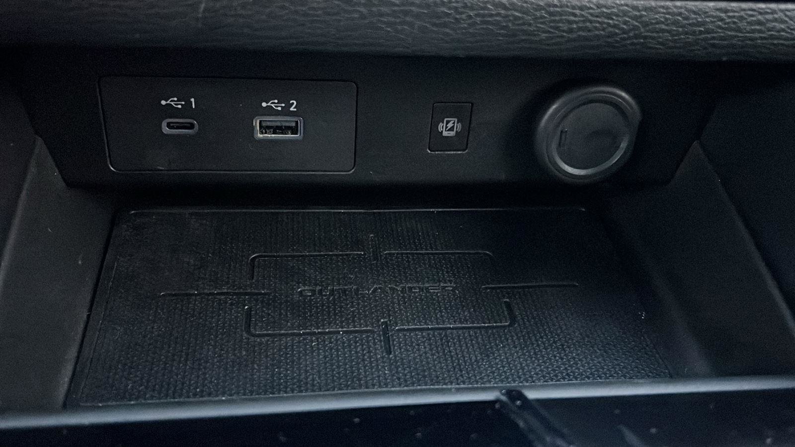 Used 2024 Mitsubishi Outlander SE image 24