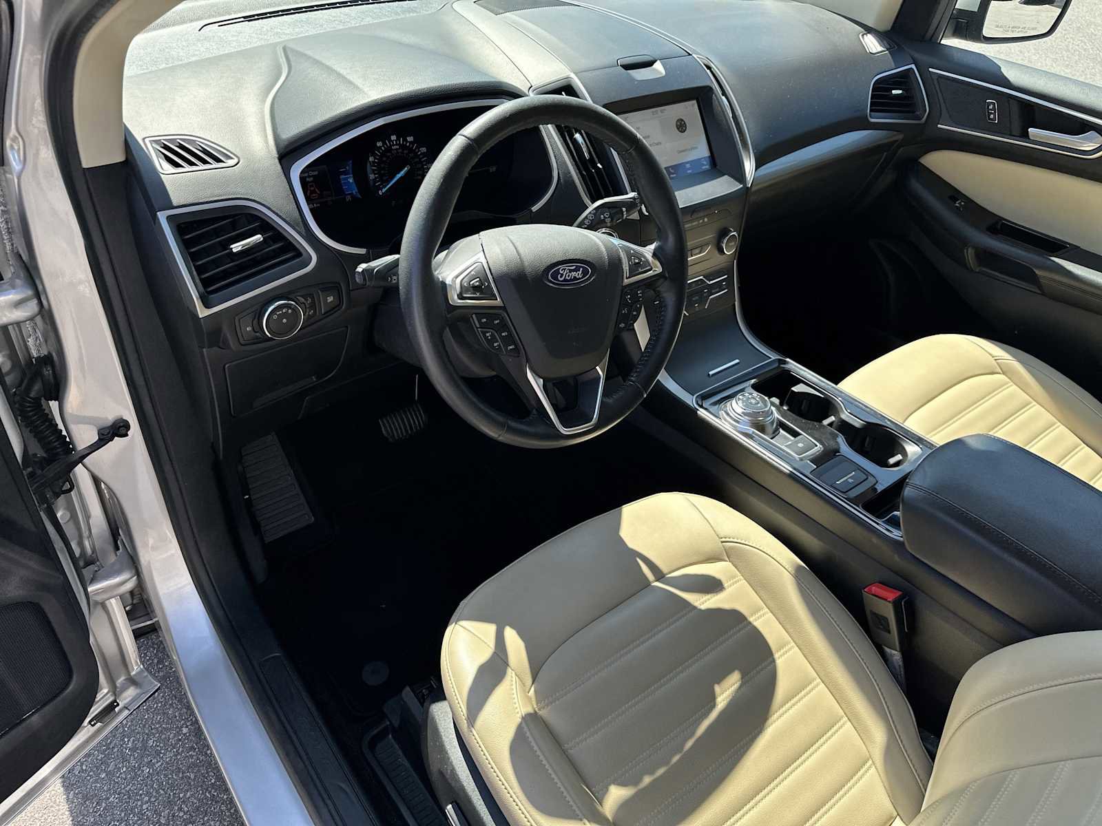 Used 2019 Ford Edge SEL w/ Equipment Group 201A image 8