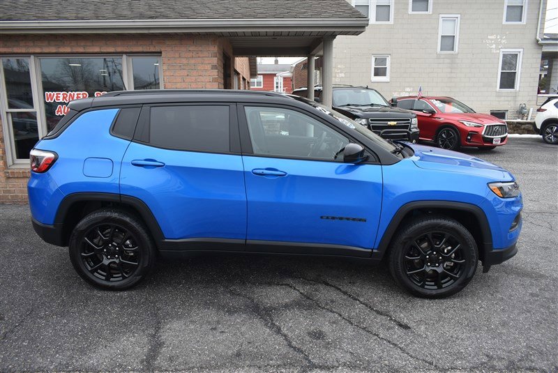 Used 2022 Jeep Compass Latitude w/ Convenience Group image 2
