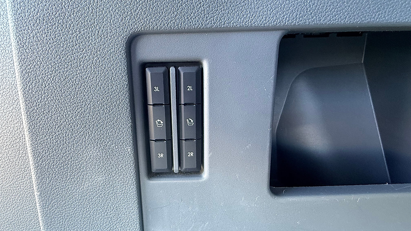 Used 2018 Lincoln Navigator L Reserve w/ Technology Package image 48