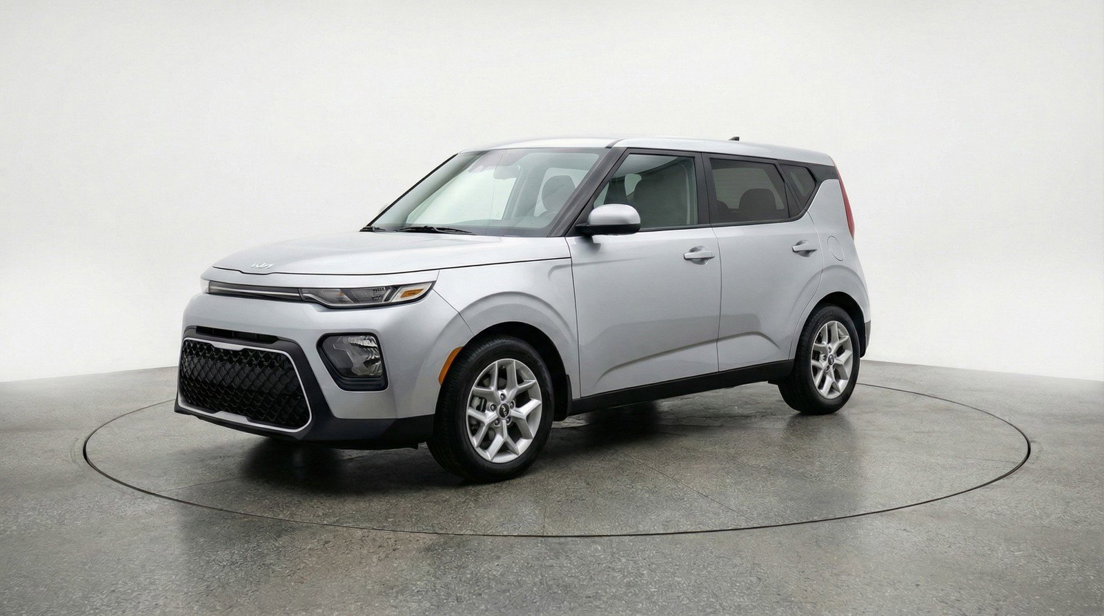 Used 2025 Kia Soul LX w/ LX Technology Package FWD image 3