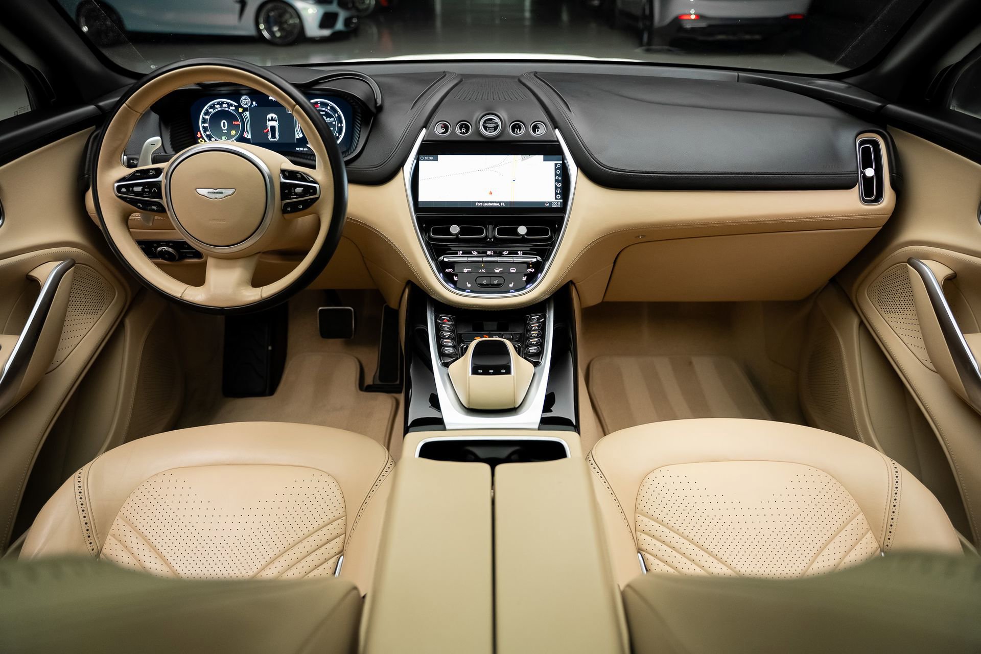 Used 2021 Aston Martin DBX AWD/4WD image 41