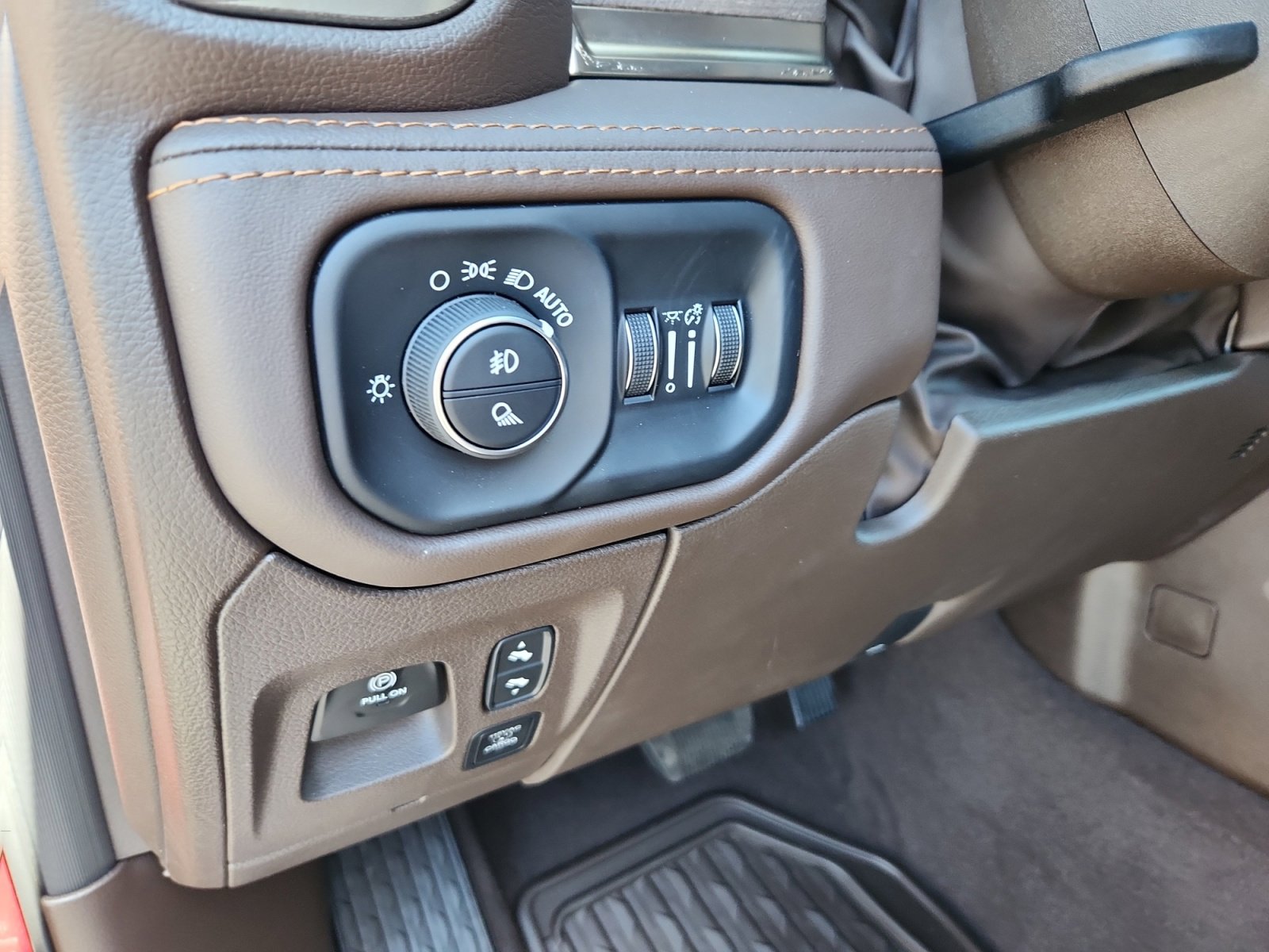 New 2025 RAM 1500 Limited image 31