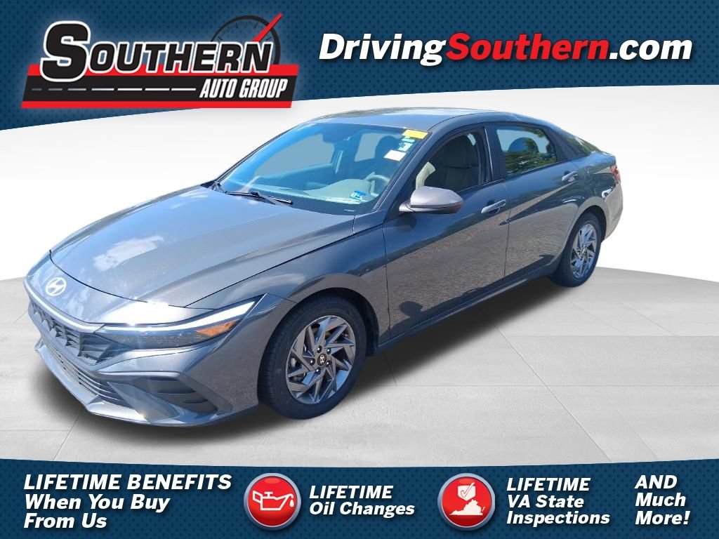 Used 2024 Hyundai Elantra SEL FWD image 1