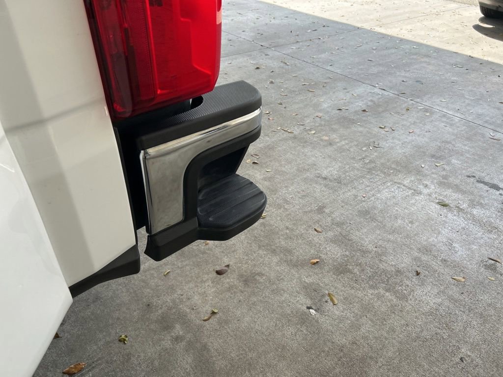 Used 2025 Ford F350 Lariat image 19