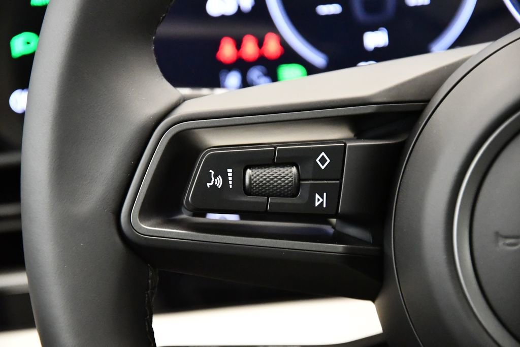 Used 2025 Porsche Taycan image 23