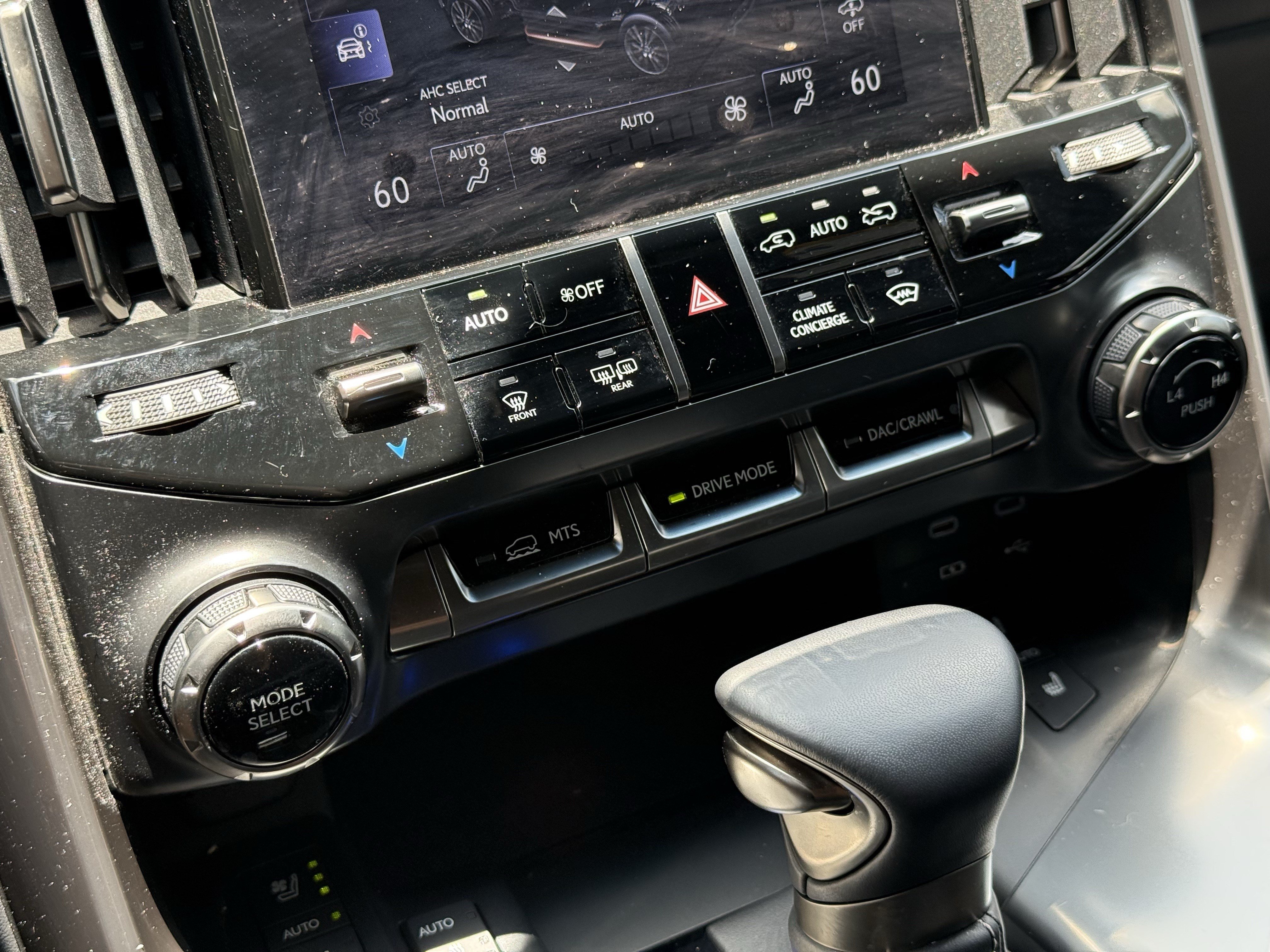 Used 2026 Lexus LX 600 4WD w/ Accessory Package (Z1) image 23