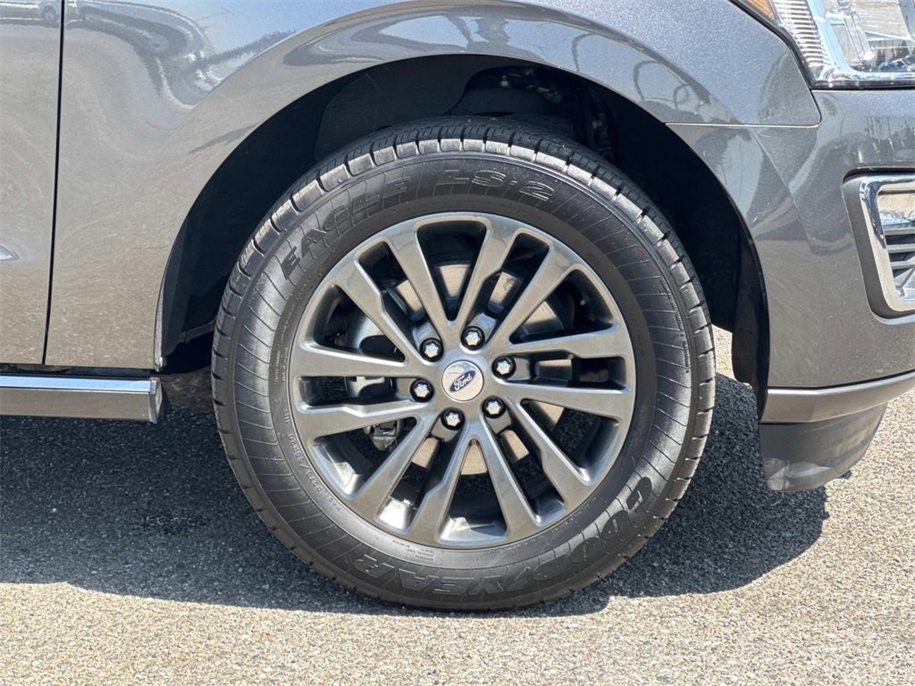Used 2021 Ford Expedition Limited image 26