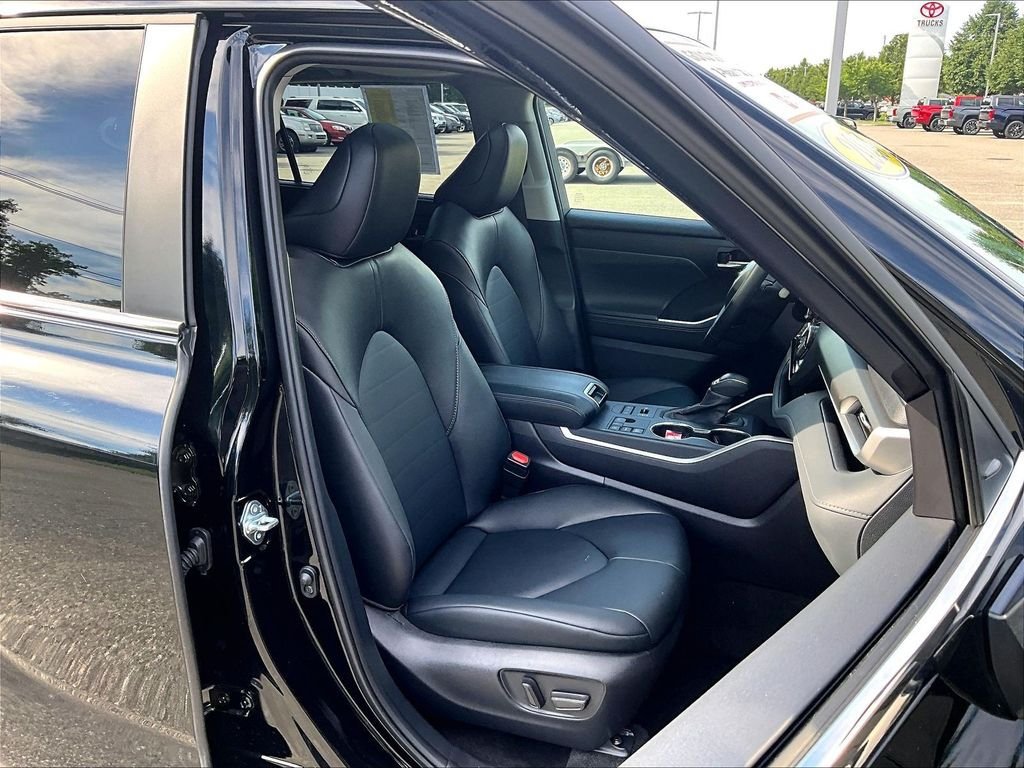 Certified 2026 Toyota Highlander XLE AWD/4WD image 11