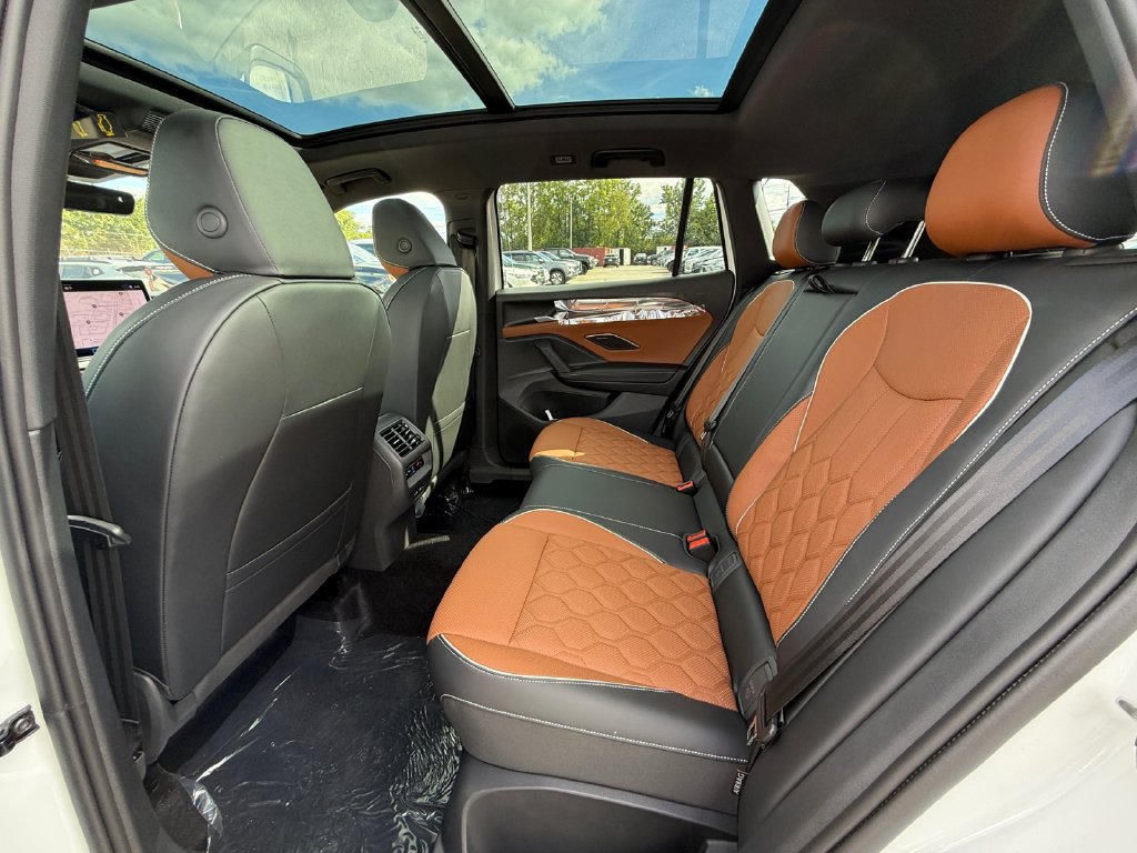 New 2026 Volkswagen Tiguan SEL R-Line AWD/4WD image 25
