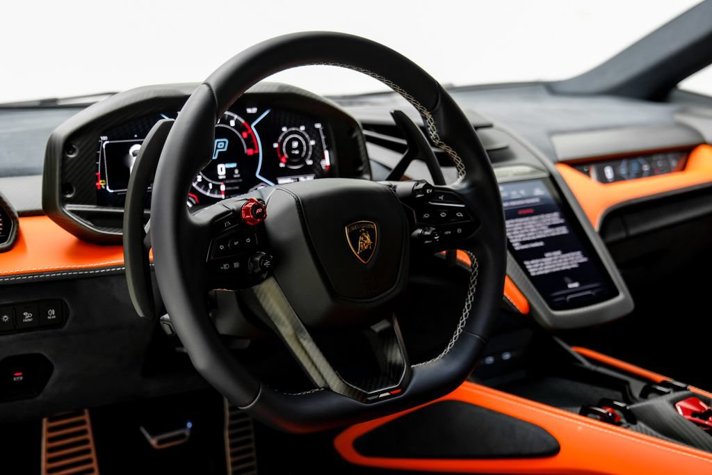 Used 2025 Lamborghini Revuelto AWD/4WD image 16