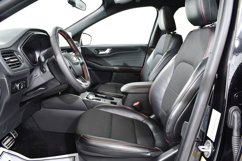 Used 2024 Ford Escape ST-Line w/ Tech Pack #1 AWD/4WD image 6