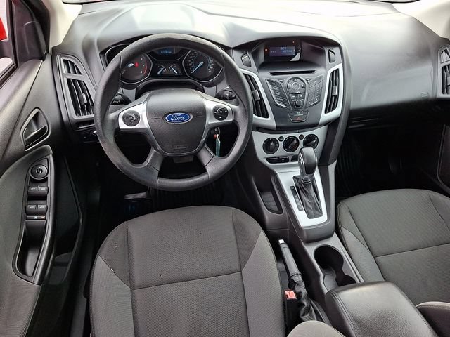 Used 2012 Ford Focus SE w/ SE Winter Pkg FWD image 2
