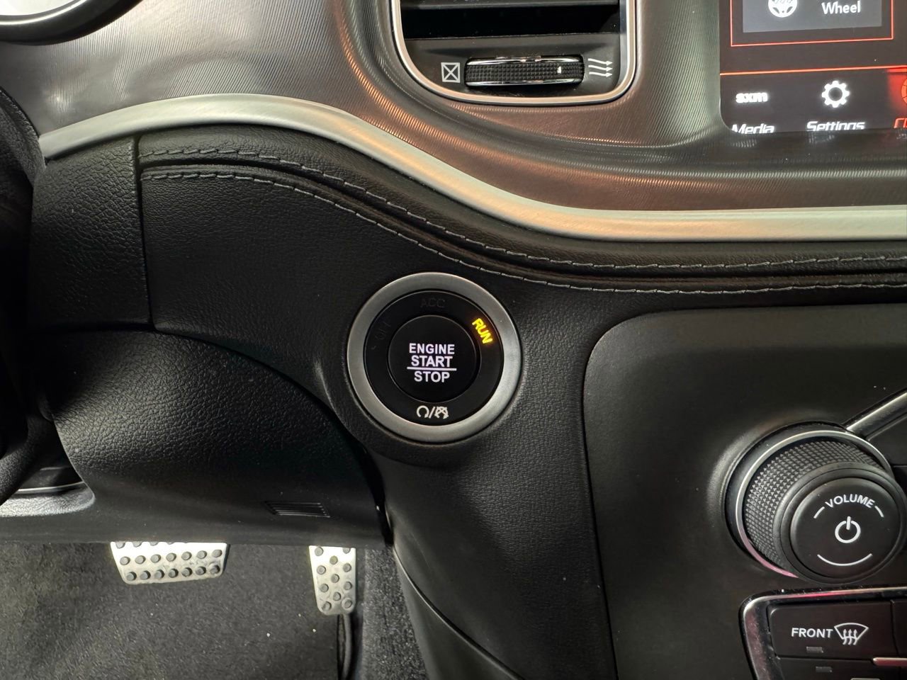 Used 2022 Dodge Charger Scat Pack w/ Dynamics Package image 24