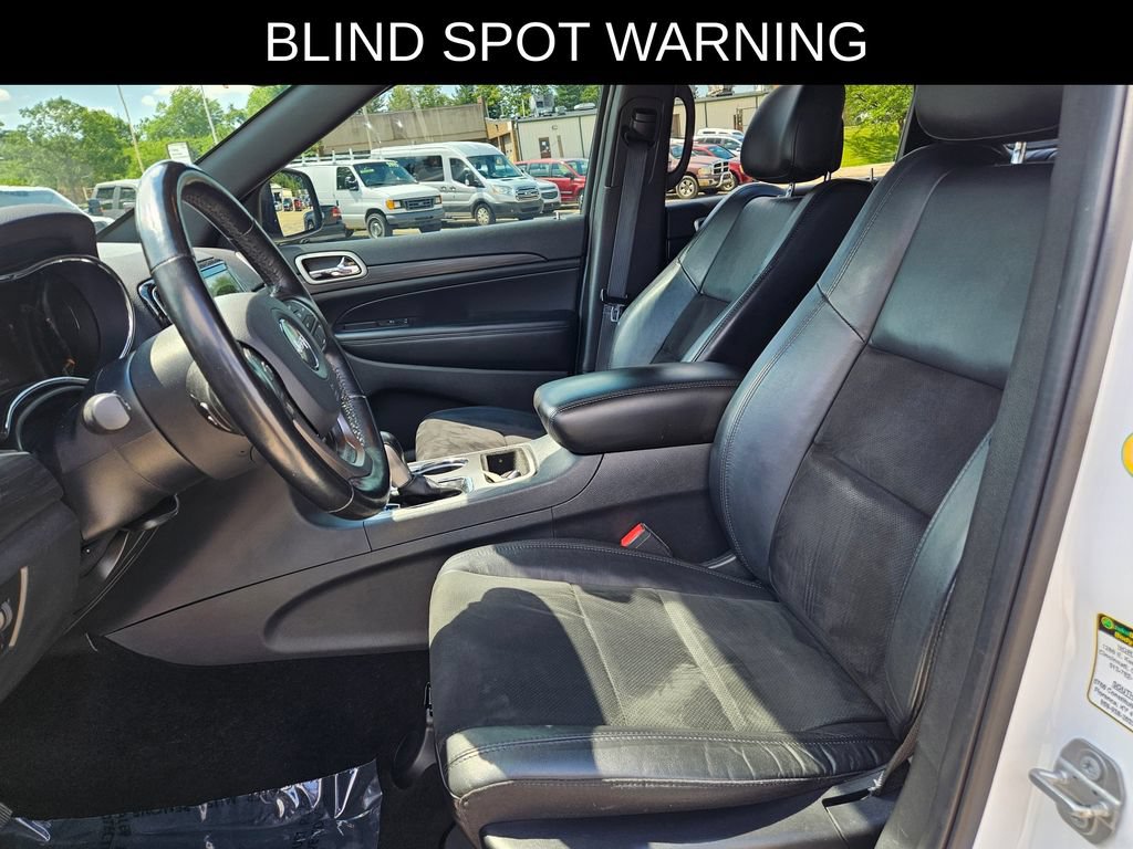 Used 2020 Jeep Grand Cherokee Altitude AWD/4WD image 17