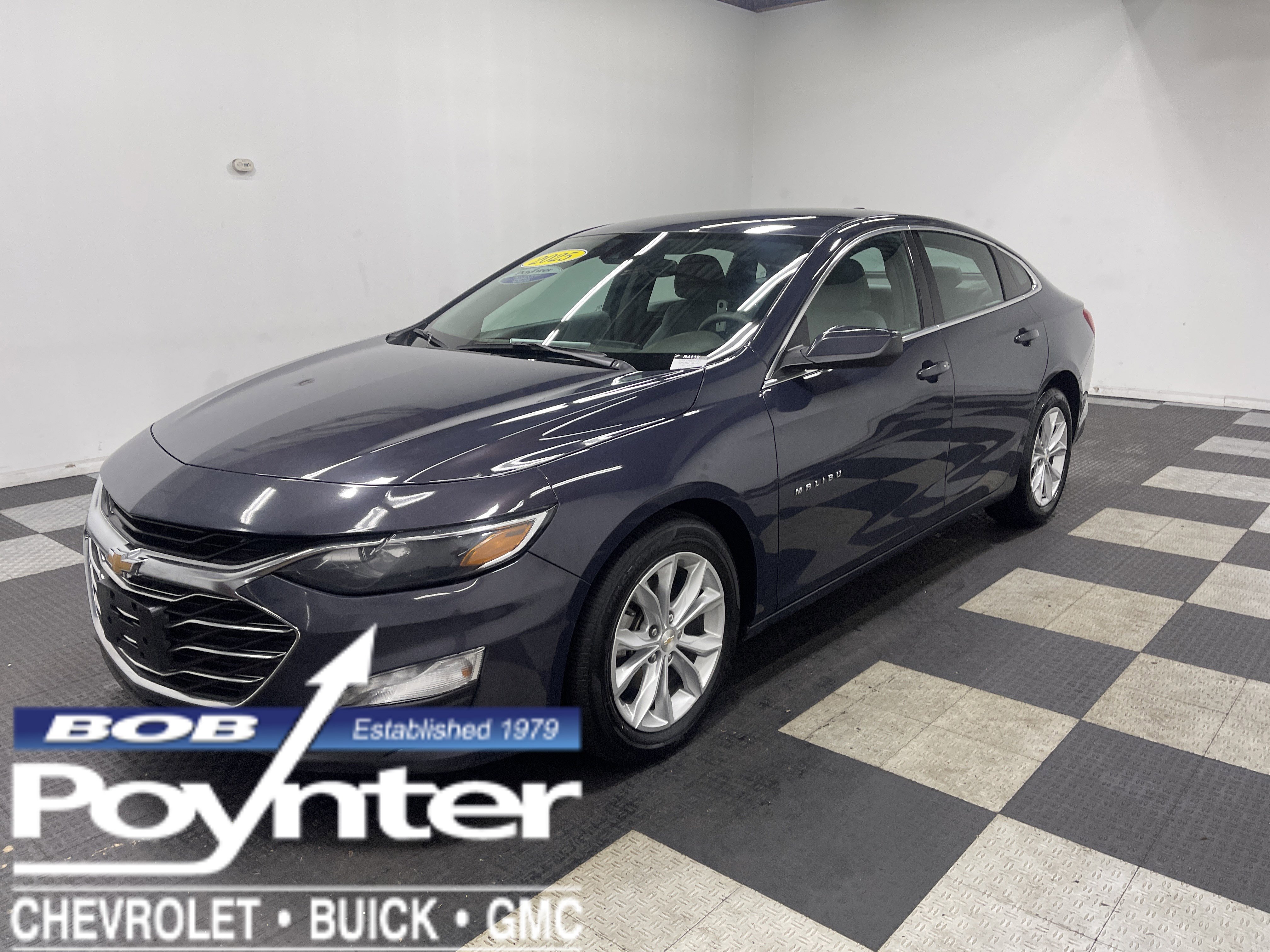 Used 2025 Chevrolet Malibu LT image 1